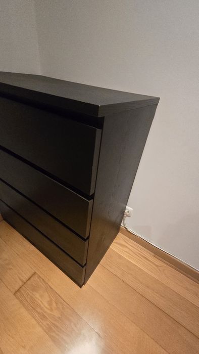 OPORTUNIDADE Cómoda  Malm  como nova