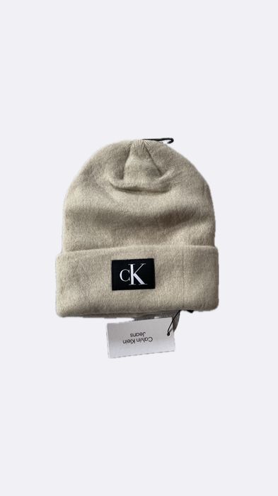 Новая зимняя шапка calvin klein (ck monogram logo beanie hat)с америки