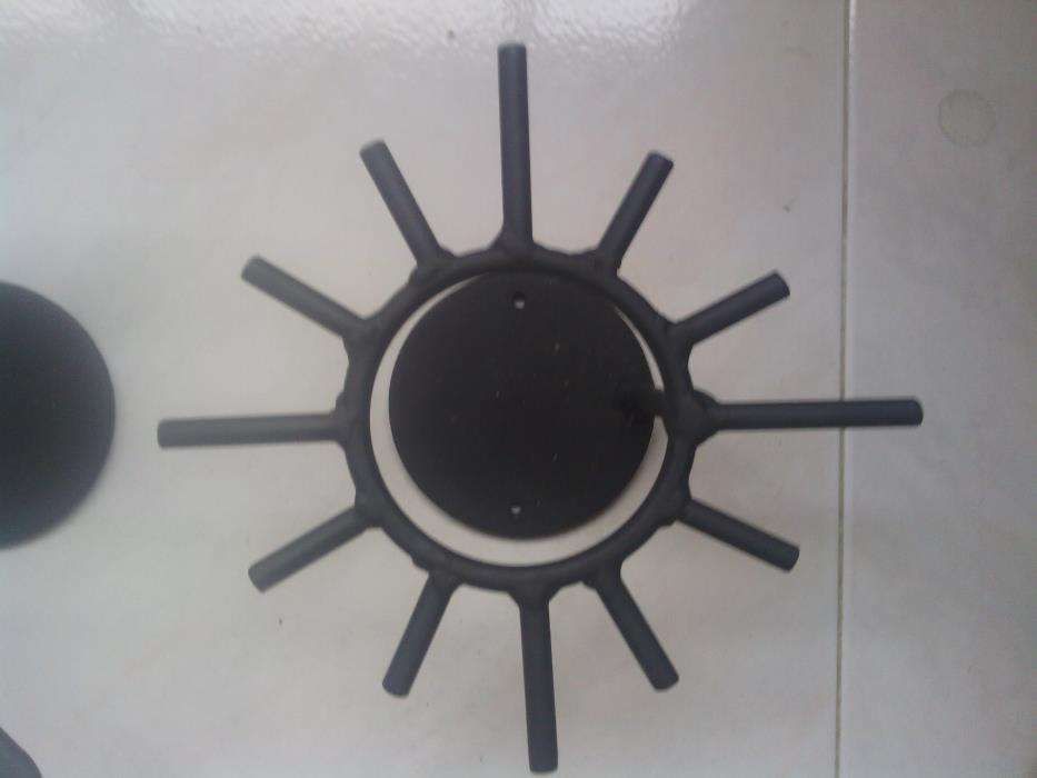 Suporte para cortinado em ferro preto fosco com forma do sol e Lua