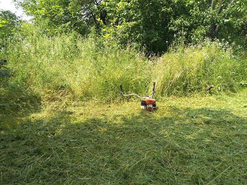 Кошу траву та бур'яни, скосити траву, покос трави у Нововолинську