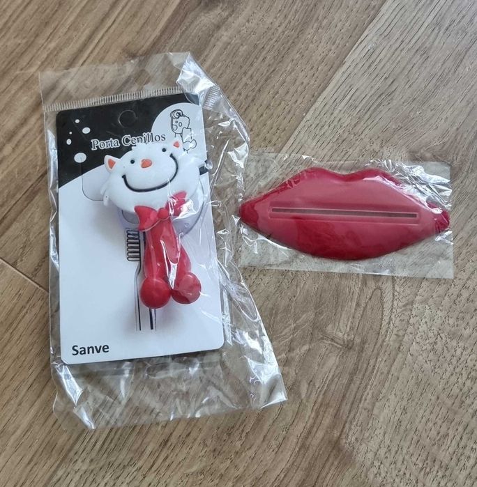 Uchwyt na szczoteczkę oraz wyciskacz pasty do zębów