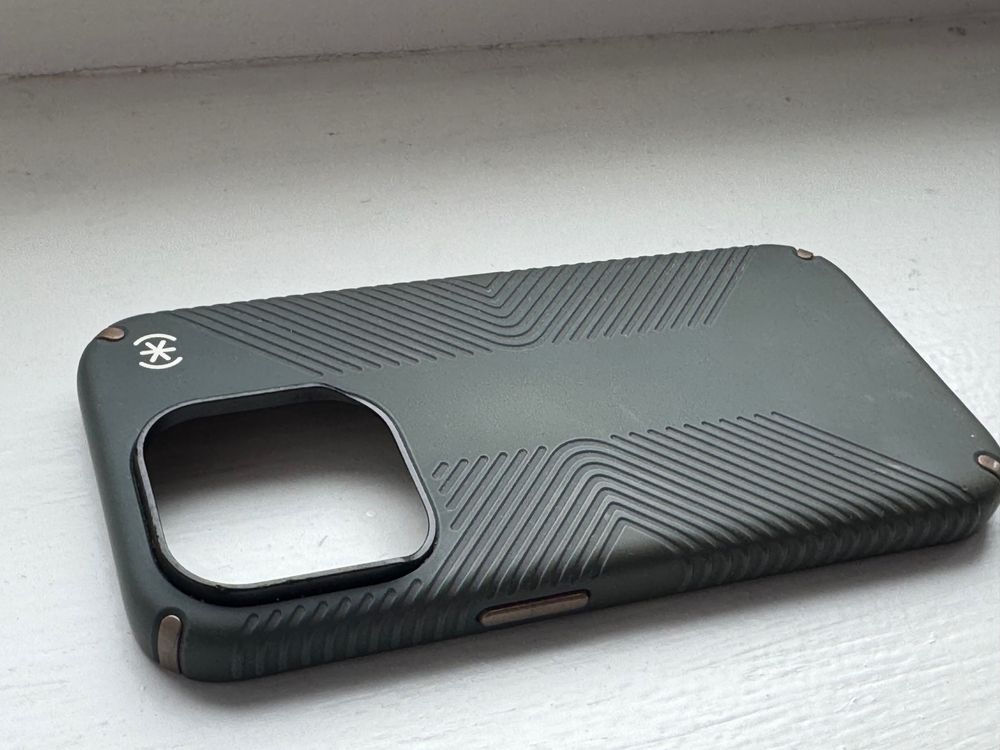 Plecki etui Speck Presidio2 Pro Grip szary do Apple iPhone 15 Pro