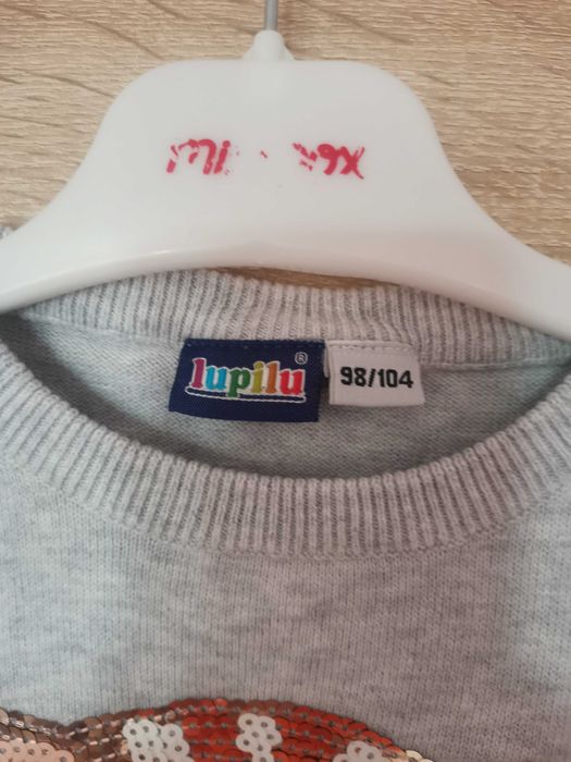 Bluza na długi rękaw z kotkiem.