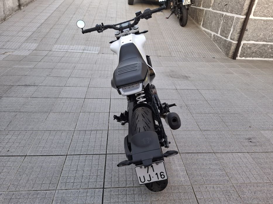 Husqvarna Vitpilen 401