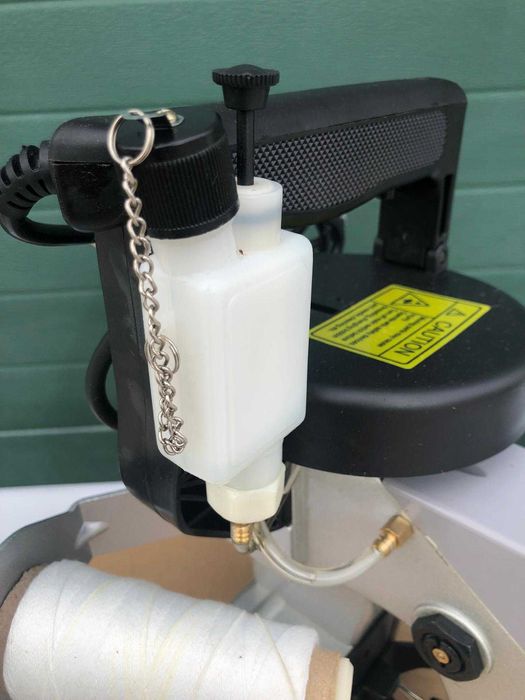 Máquina de selar e fechar sacos