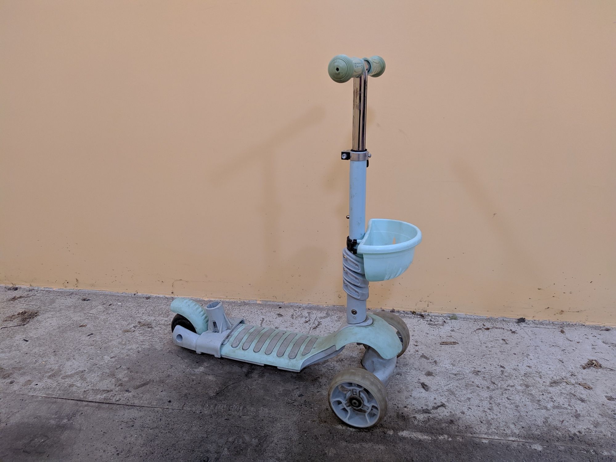 Дитячий триколісний самокат Scooter