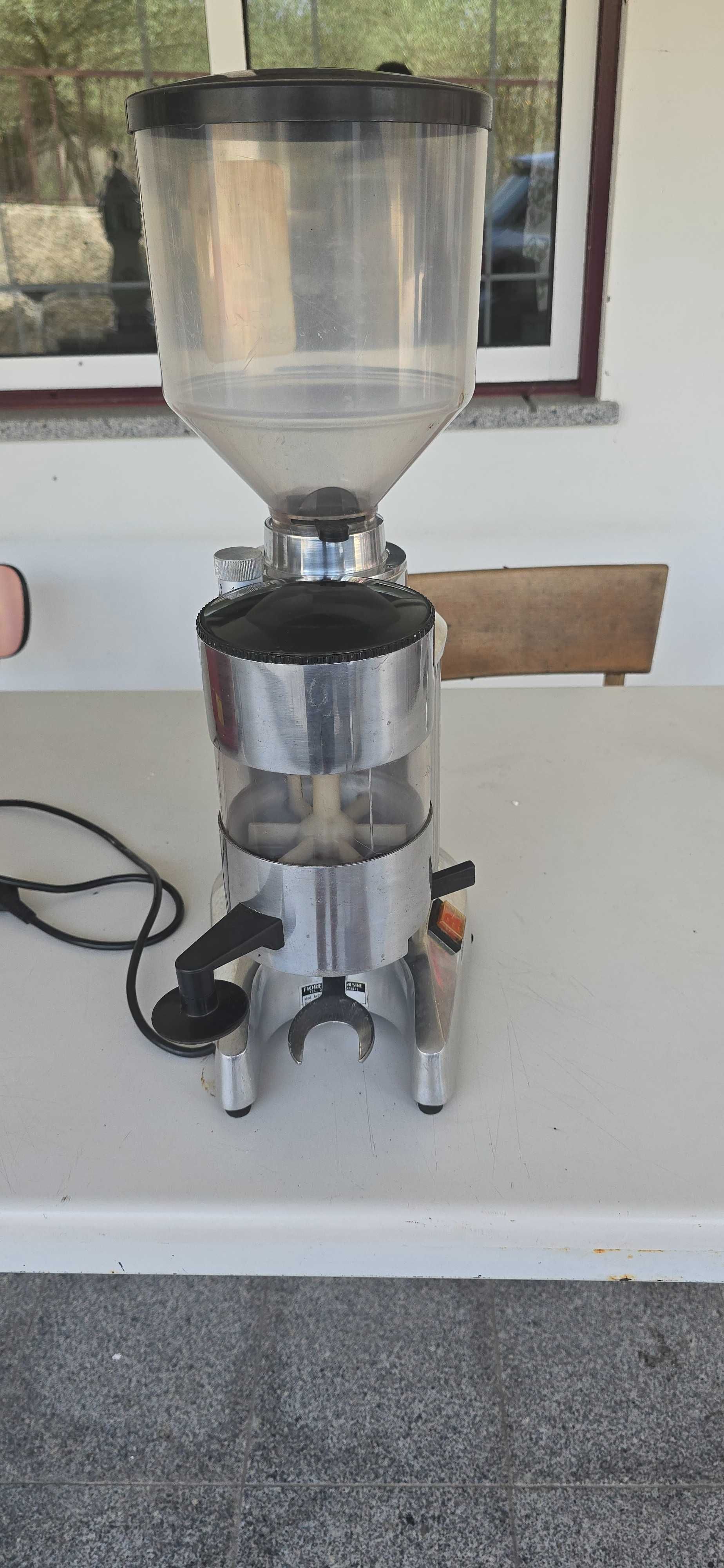 Máquina de moer café profissional