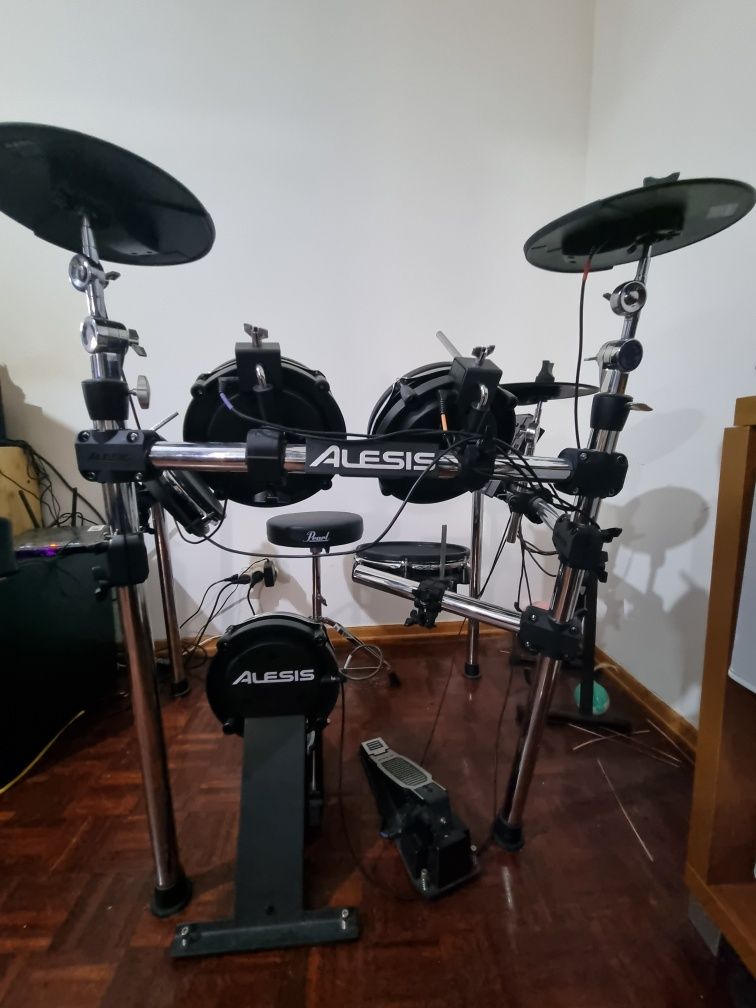 Bateria Eletrónica alesis command mesh kit