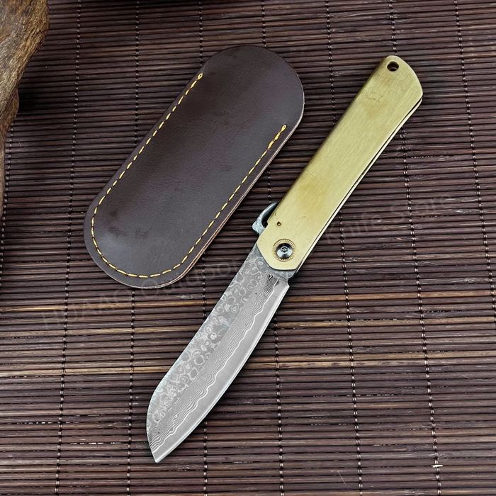 Японский складний ніж з дамаської сталі, кований.