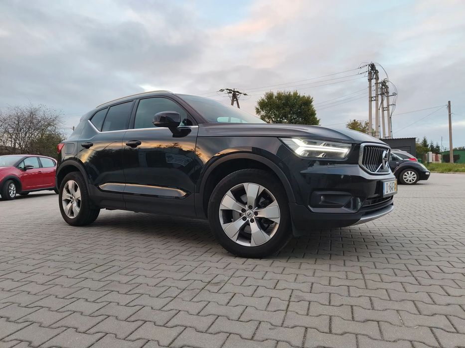 Volvo XC 40 4x4 FVAT23% 1 wł. serwis ASO BLIS CTA LED Kamera Hak Grzana Kierownica