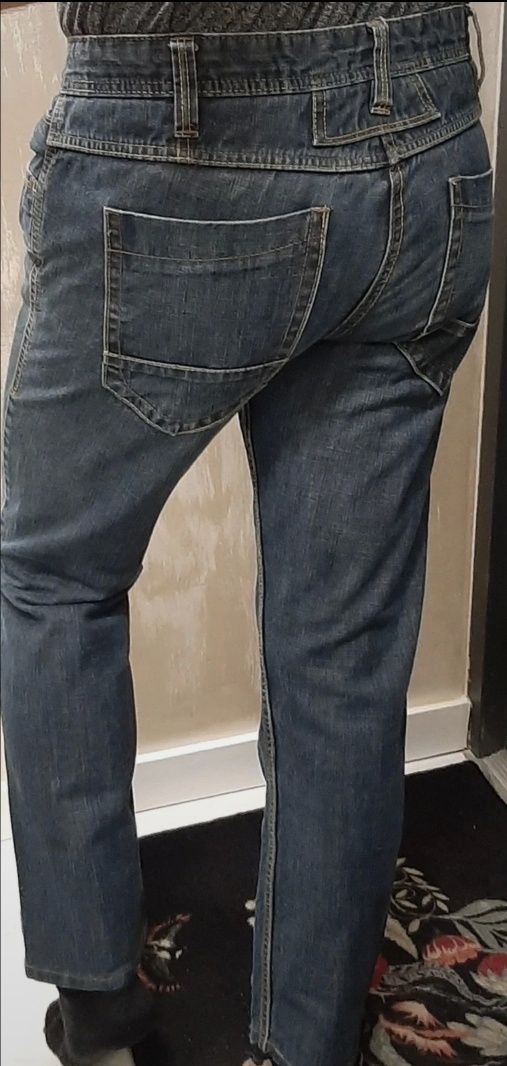 Spodnie jeansowe Urban DistricT 32/34