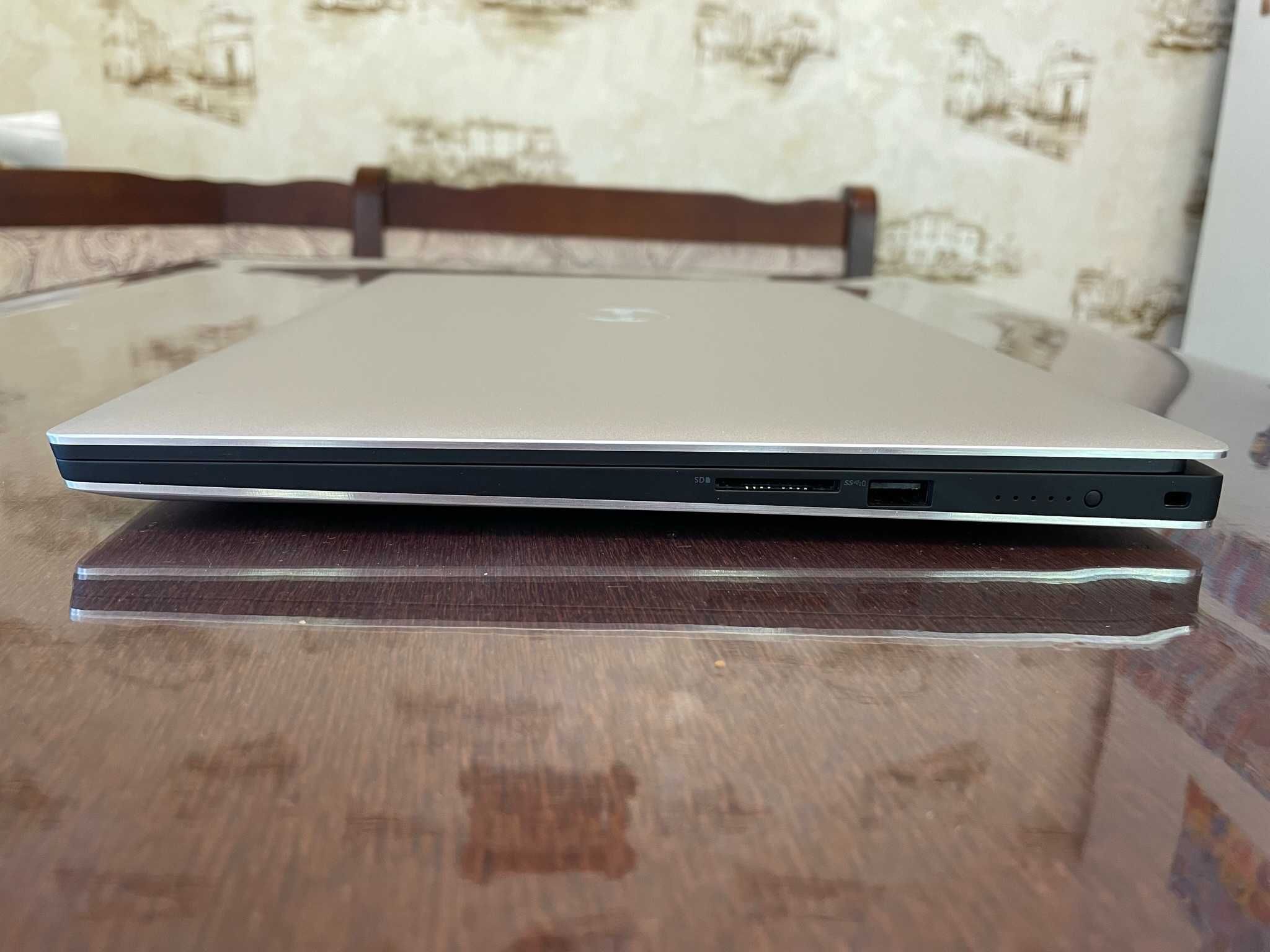 Ультрабук 15" UHD Dell Precision 5530 (i9-8950HK/32/SSD 512Gb/P2000)