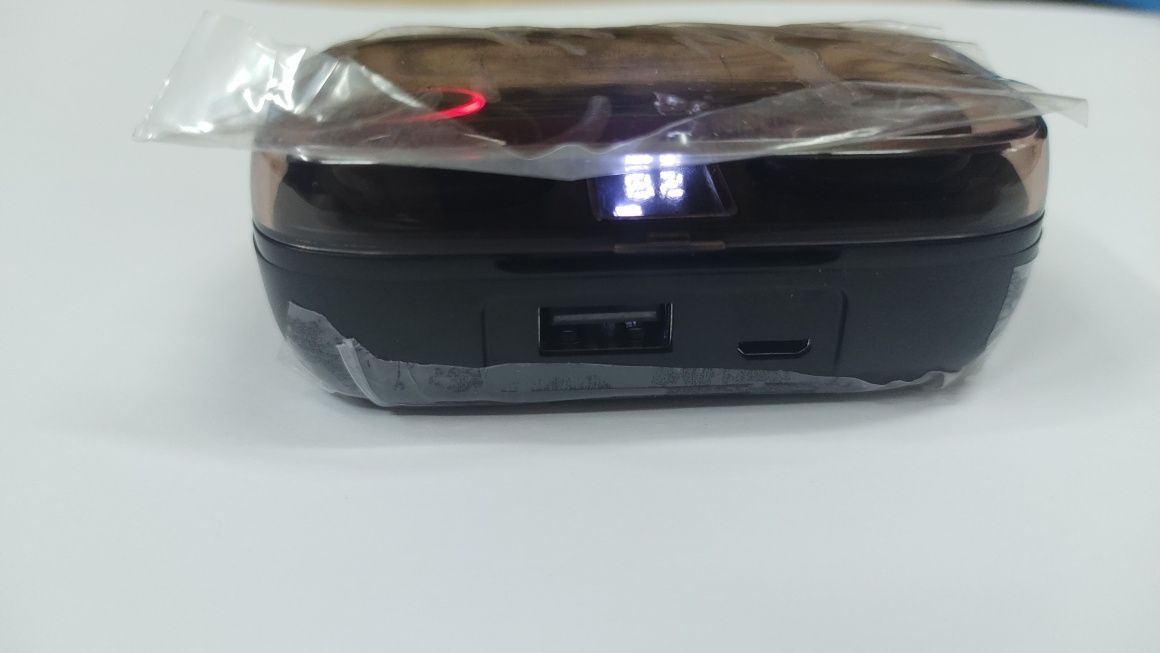 Наушники bluetooth с дисплеем уровня заряда и защитой от влаги