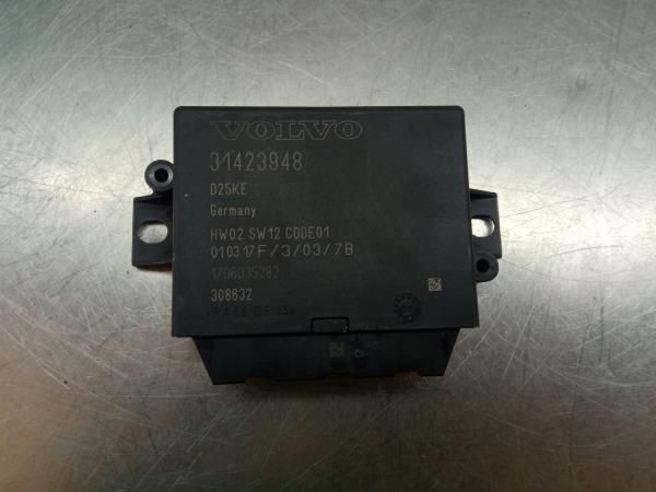 Módulo parking VOLVO V40 Cross Country (526)