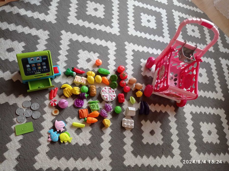 Wózek sklepowy sklep kasa fiskalna