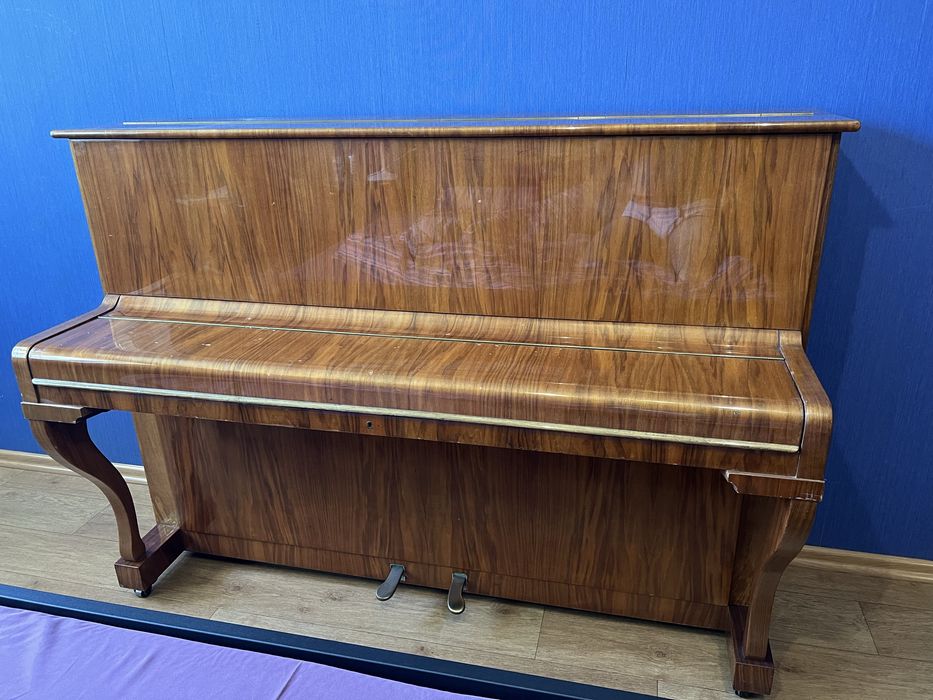 Фортепиано Легница Leggnica пианино