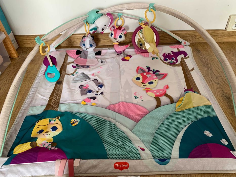 Mata edukacyjna Tiny Love z pałąkami Świat Małej Księżniczki