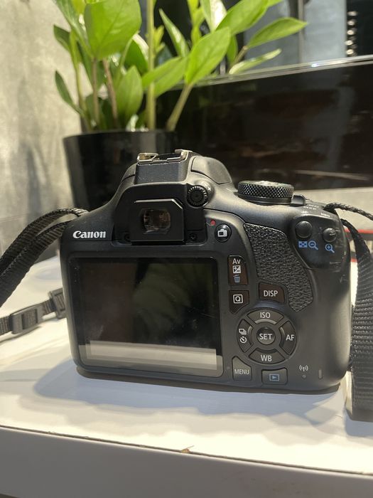 aparat lustrzanka canon 2000d