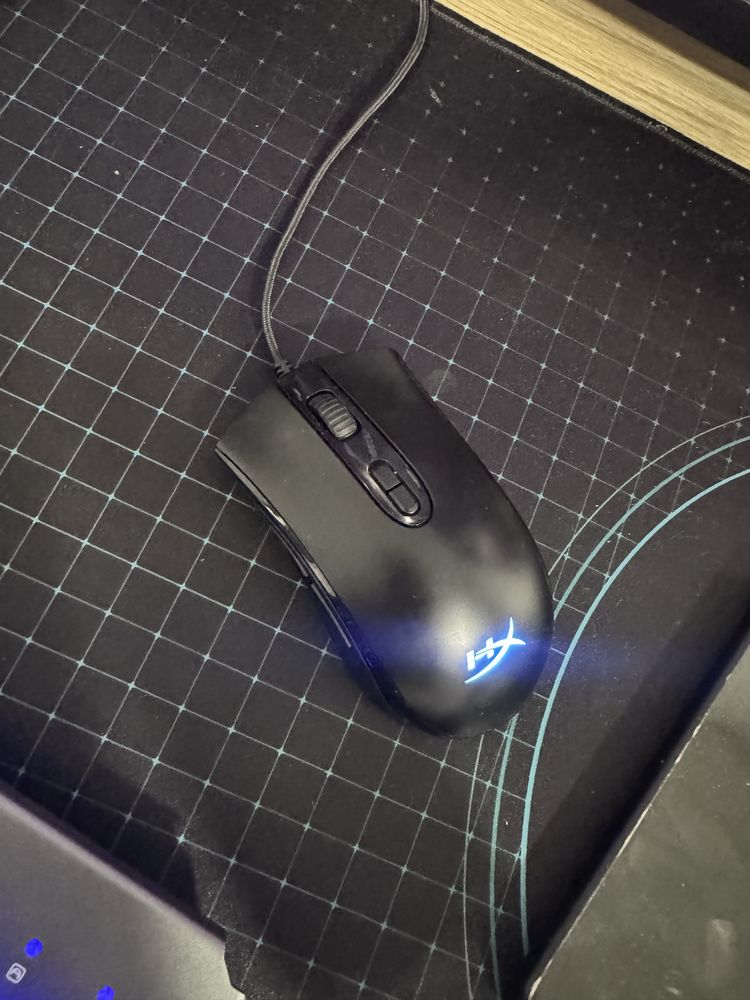Teclado Qilive/ Rato hyperx Pulse fire, usados no maximo 5 vezes