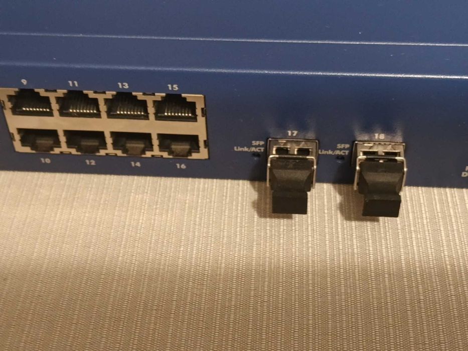 Switch Netgear Smart GS716T 16 x GE 2 x SFP / 10 Gb.