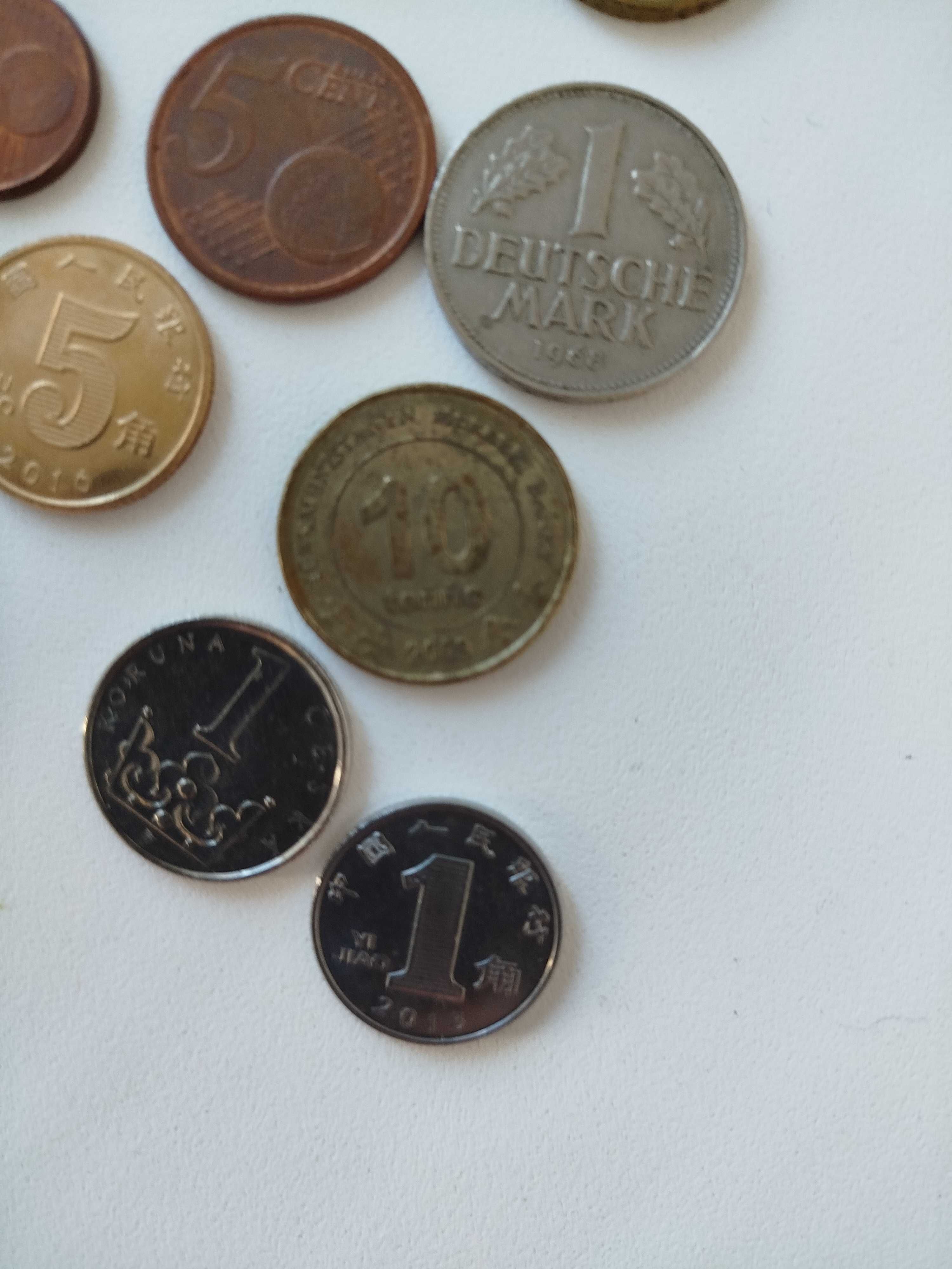 Різні монети світу