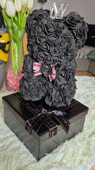 Prezent Miś z pudełkiem słodyczy