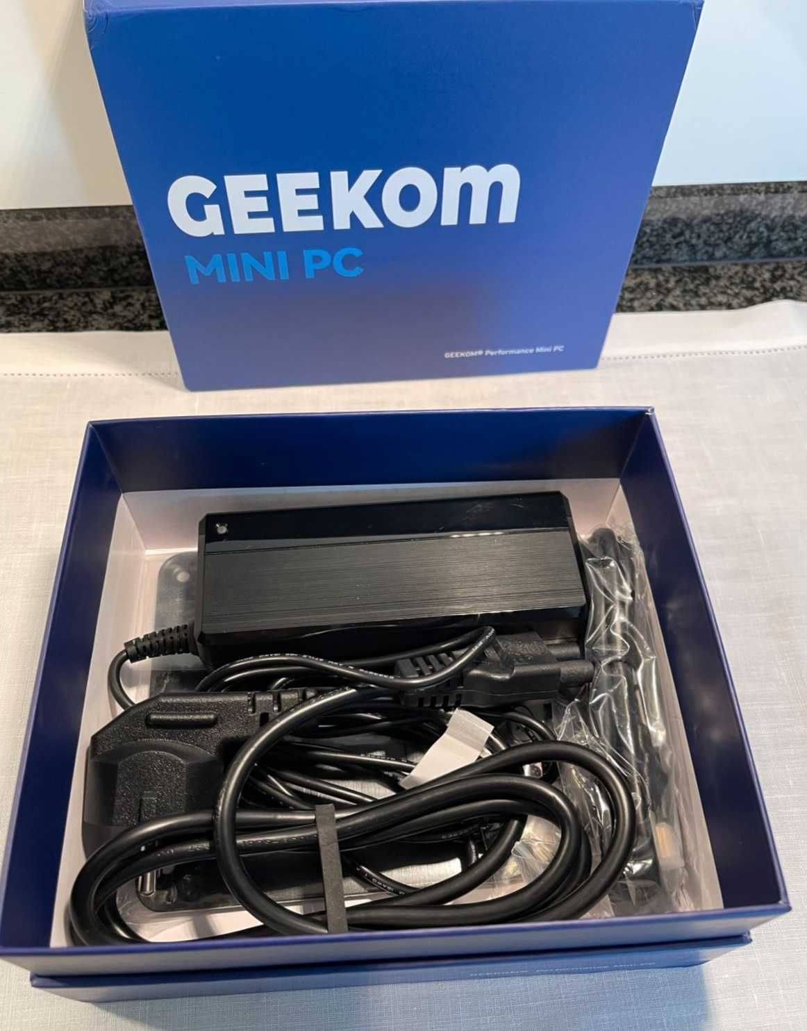 GEEKOM Mini PC (Мини ПК) i5-8259U, 16GB/512GB