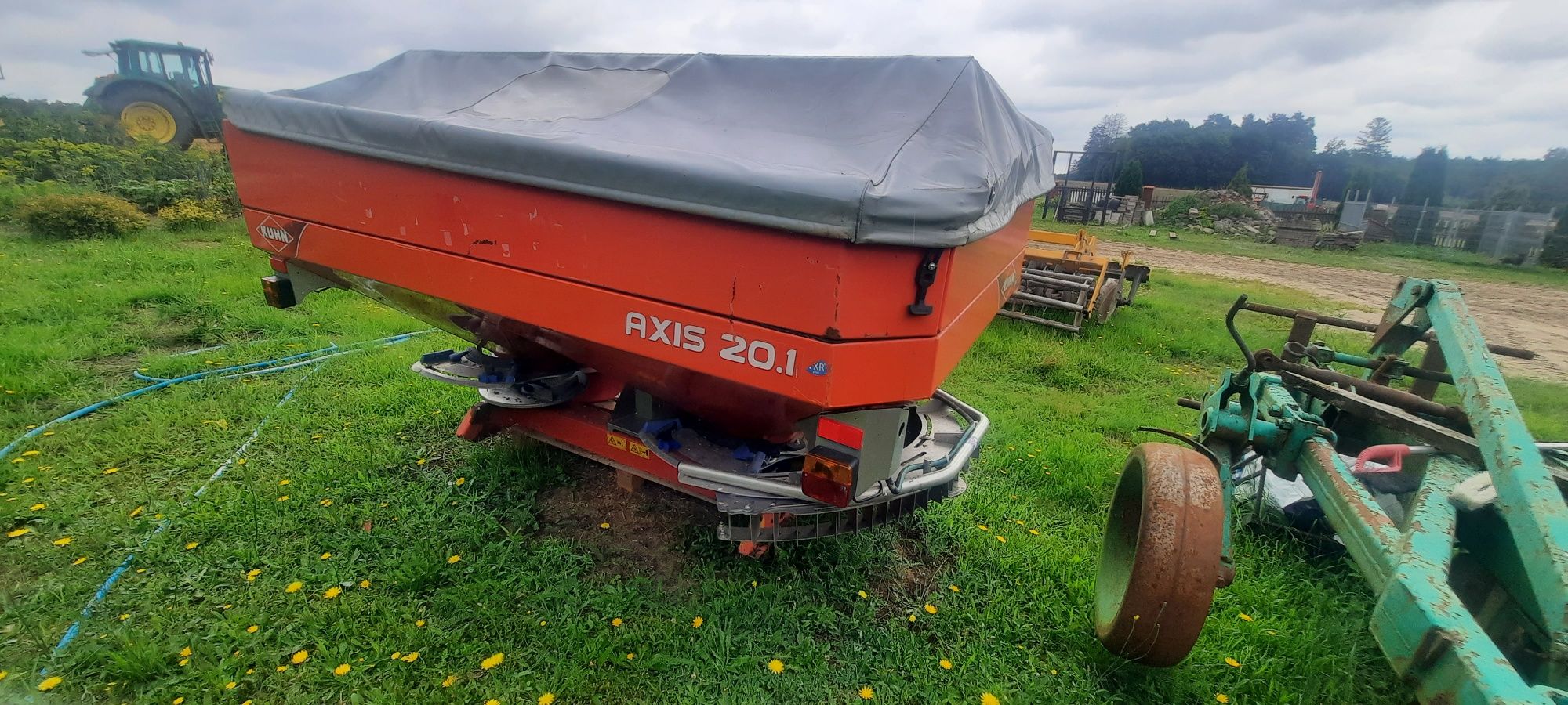 Rozsiewacz nawozu KUHN Axis 20.1 12-18m 2012r. 2000L amazone sulky