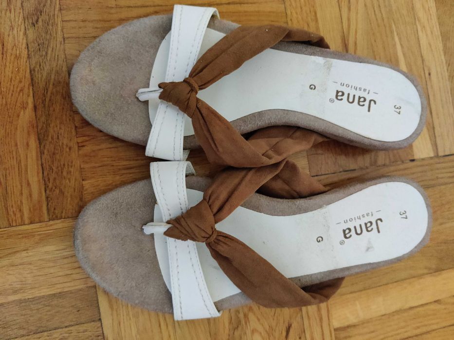 Sprzedam klapki rozmiar 37