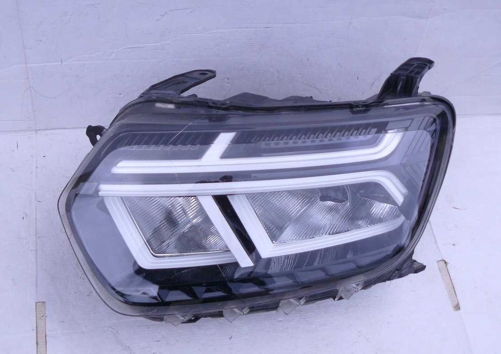 DACIA DUSTER II LIFT Lampa przednia lewa LED H1
