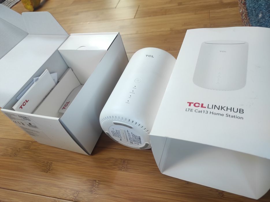 Router modem TCL LinkHub HH130VM.