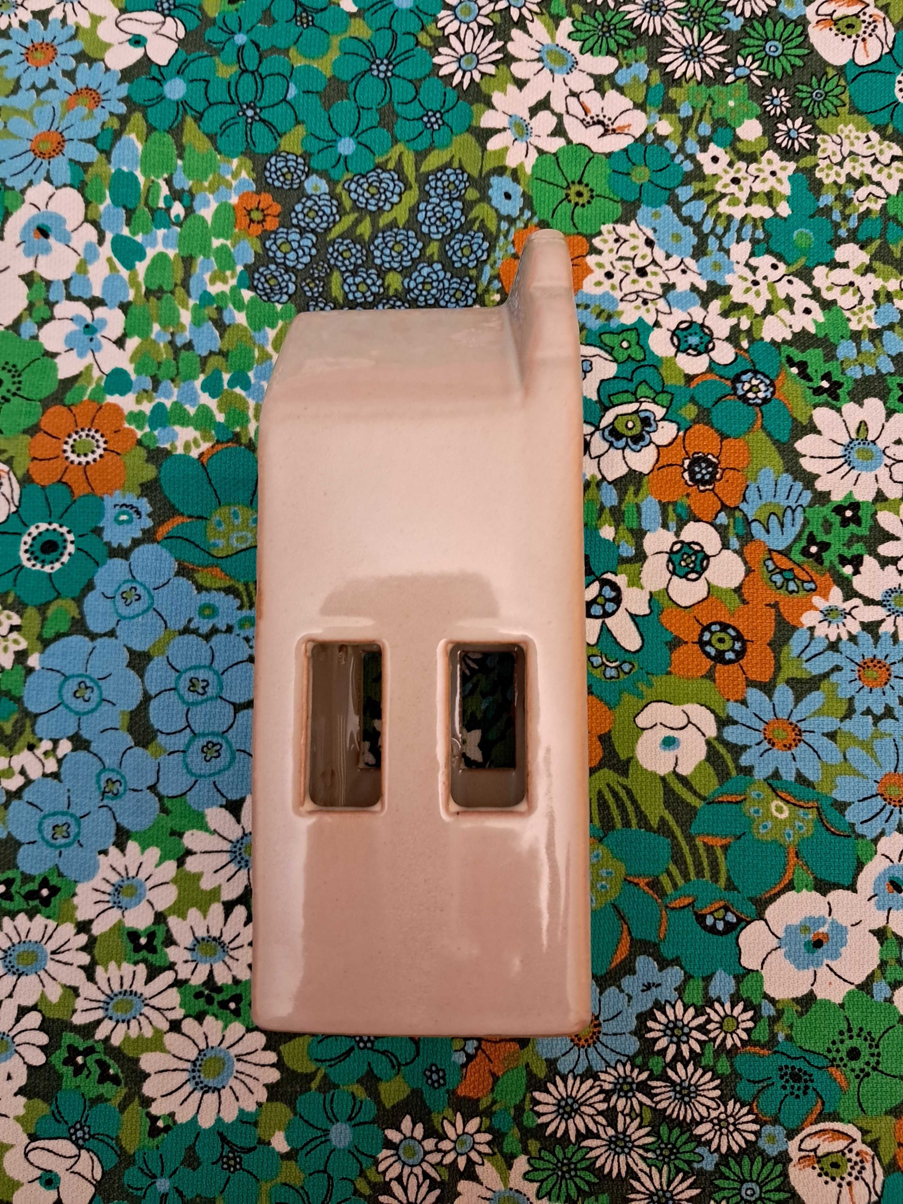 Ceramiczny domek