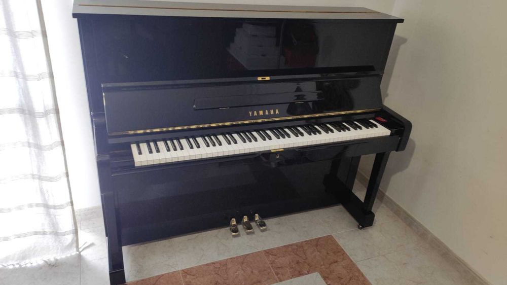 Piano Vertical Yamaha U1