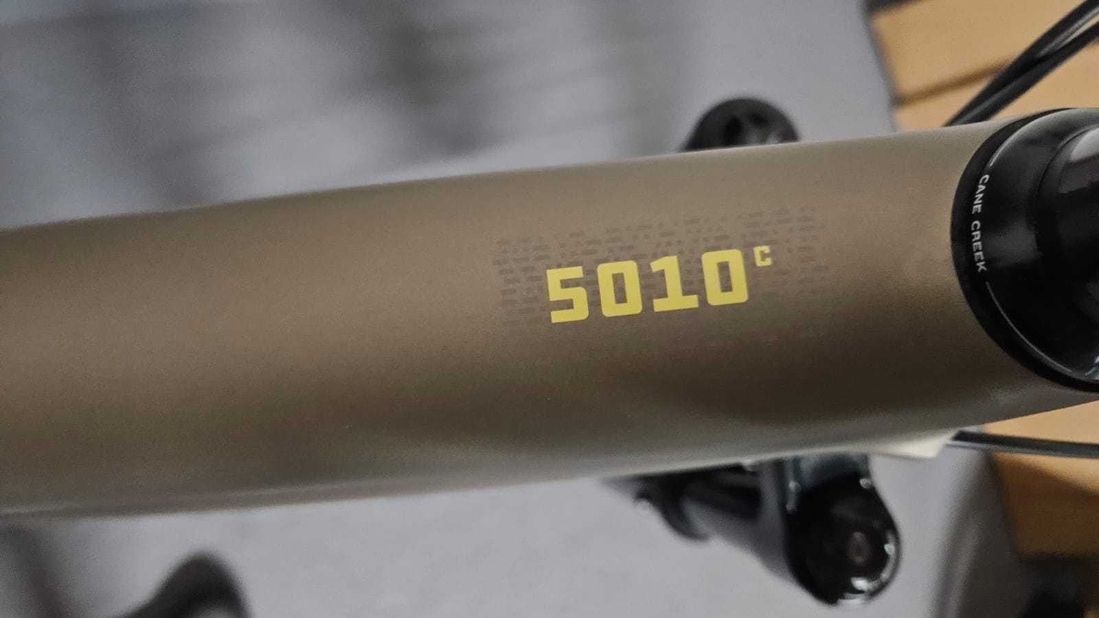 NOWY rower Santa Cruz 5010 C R-Kit Matte Nickel and Yellow r.L 30998zł