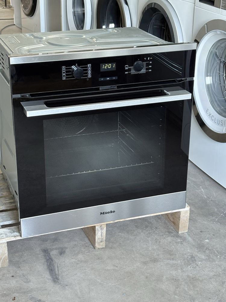 Dуховка Miele H 2566 BP Built-In, 76 л, A+, Pyro-Clean, CleanSteel