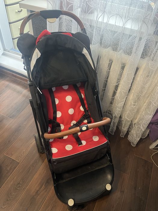 Коляска прогулочная для девочки