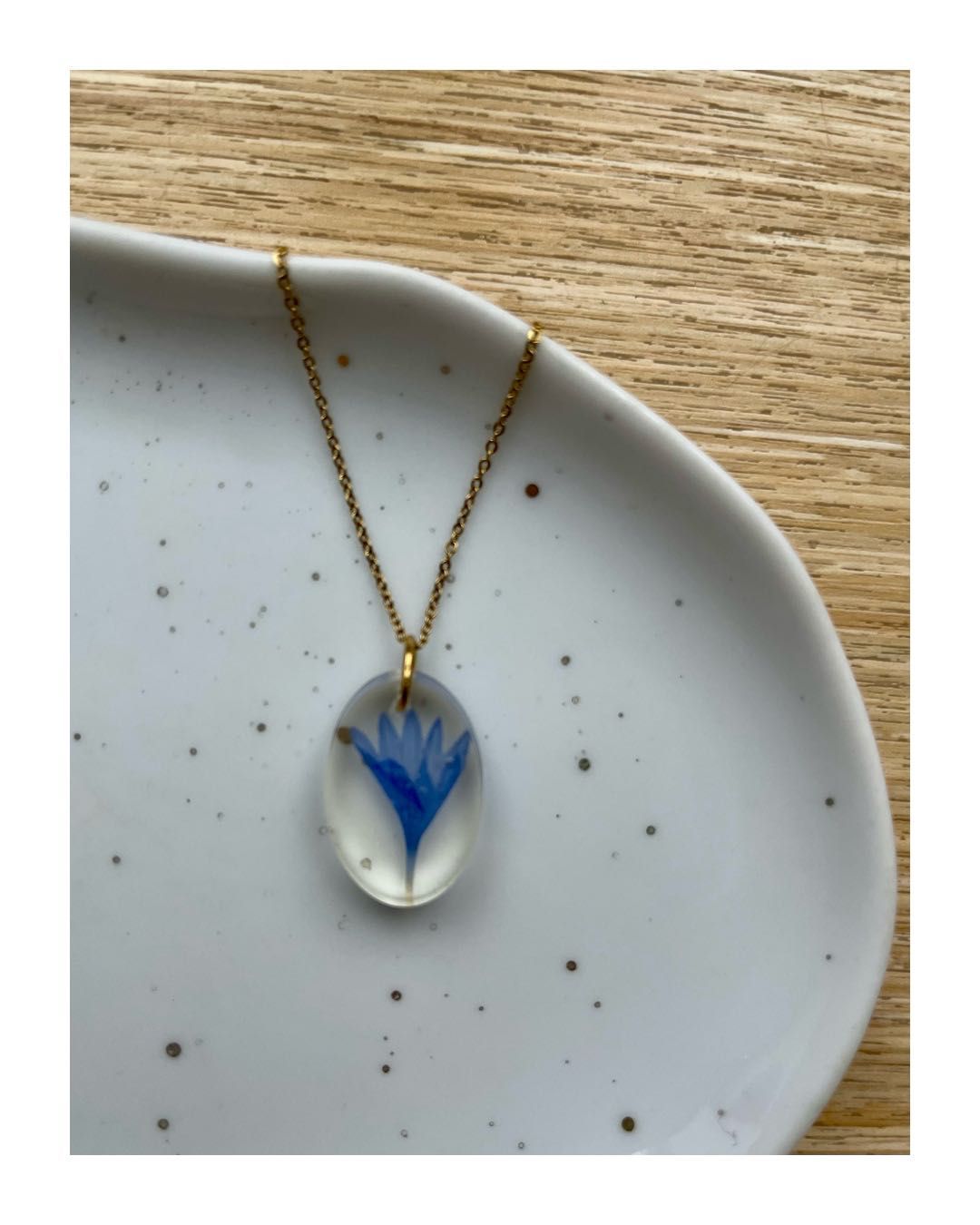 Zawieszka „bleuet” biżuteria żywica handmade