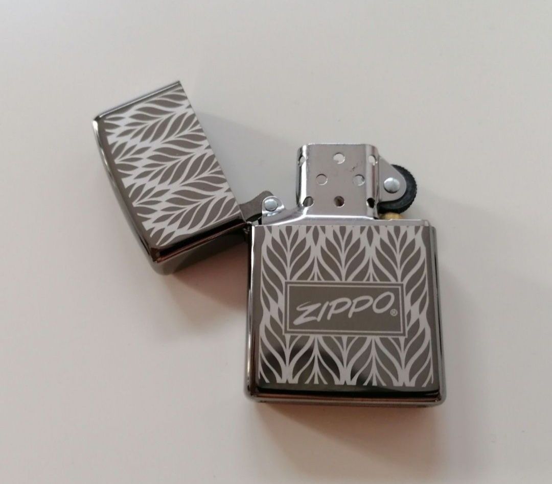 Nowa zapalniczka Zippo Black Ice