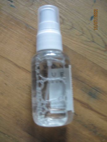 Spray przyspieszający wysychanie lakieru Avon