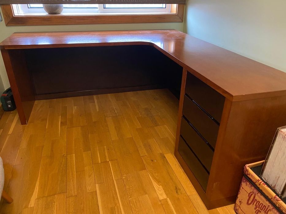 Mobilia sala e escritória