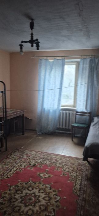 Здається кімната в гуртожитку