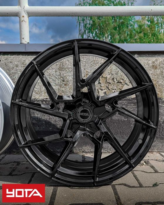 YOTA YP2 18 cali 5x112 8.5j Srebrne 5X120 5X108 BMW VW Seat Audi Merc