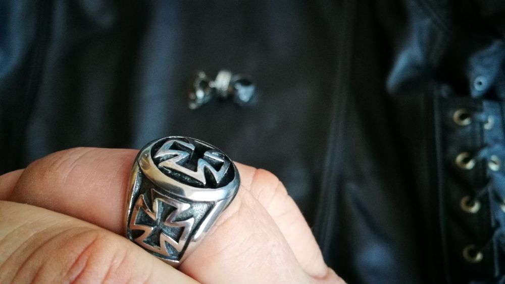 Motocyklowy stalowy pierścień sygnet krzyż maltański chopper Harley