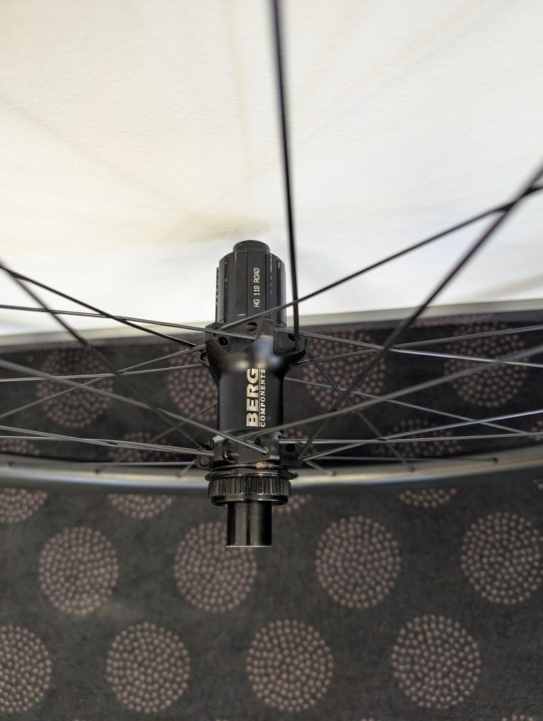 Karbonowe koła Berg 44 Gravel SL 12x142 / 12x100 Ratchet 36t
