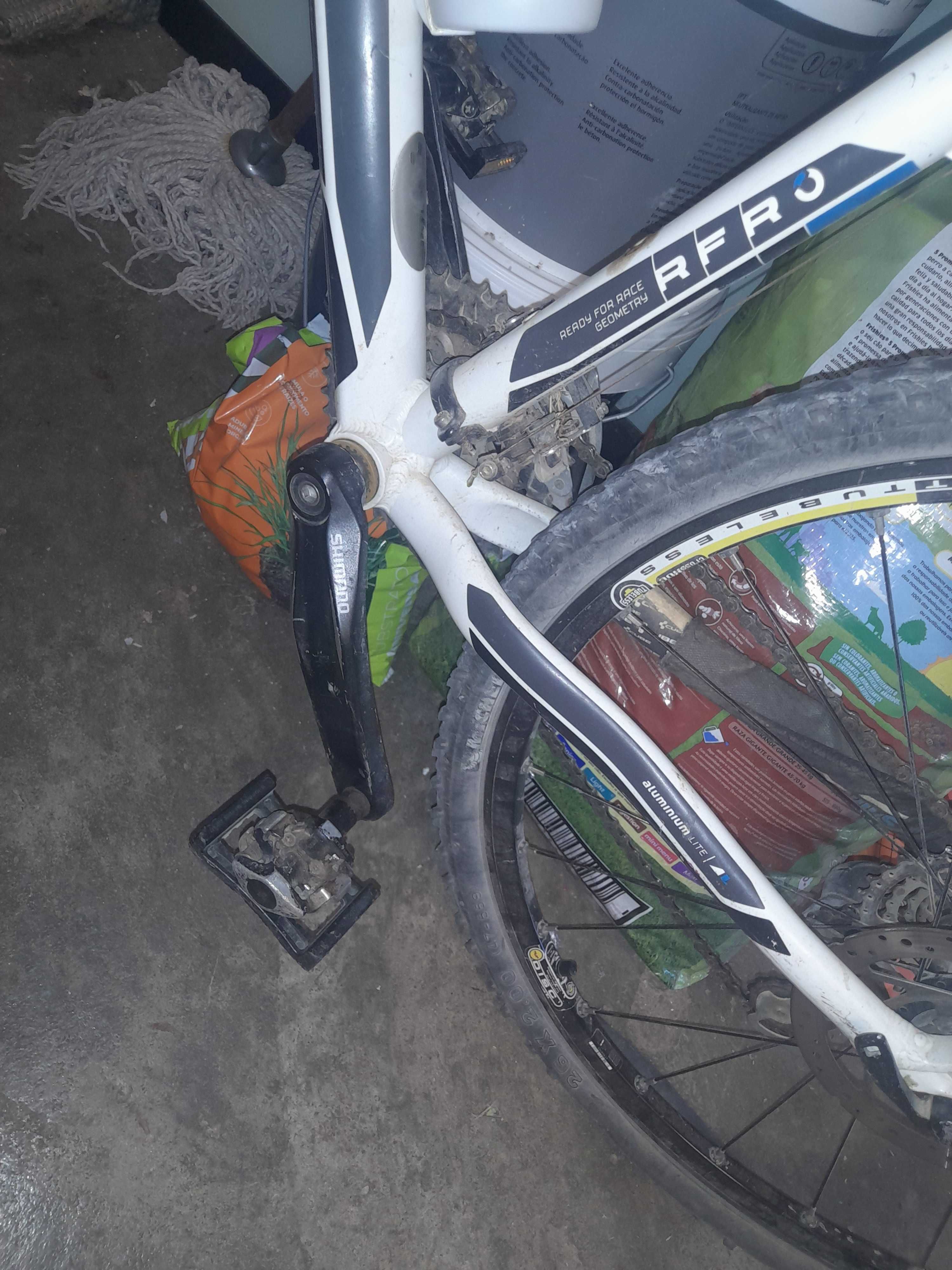 Bicicleta roda 26 Marca CUBE
