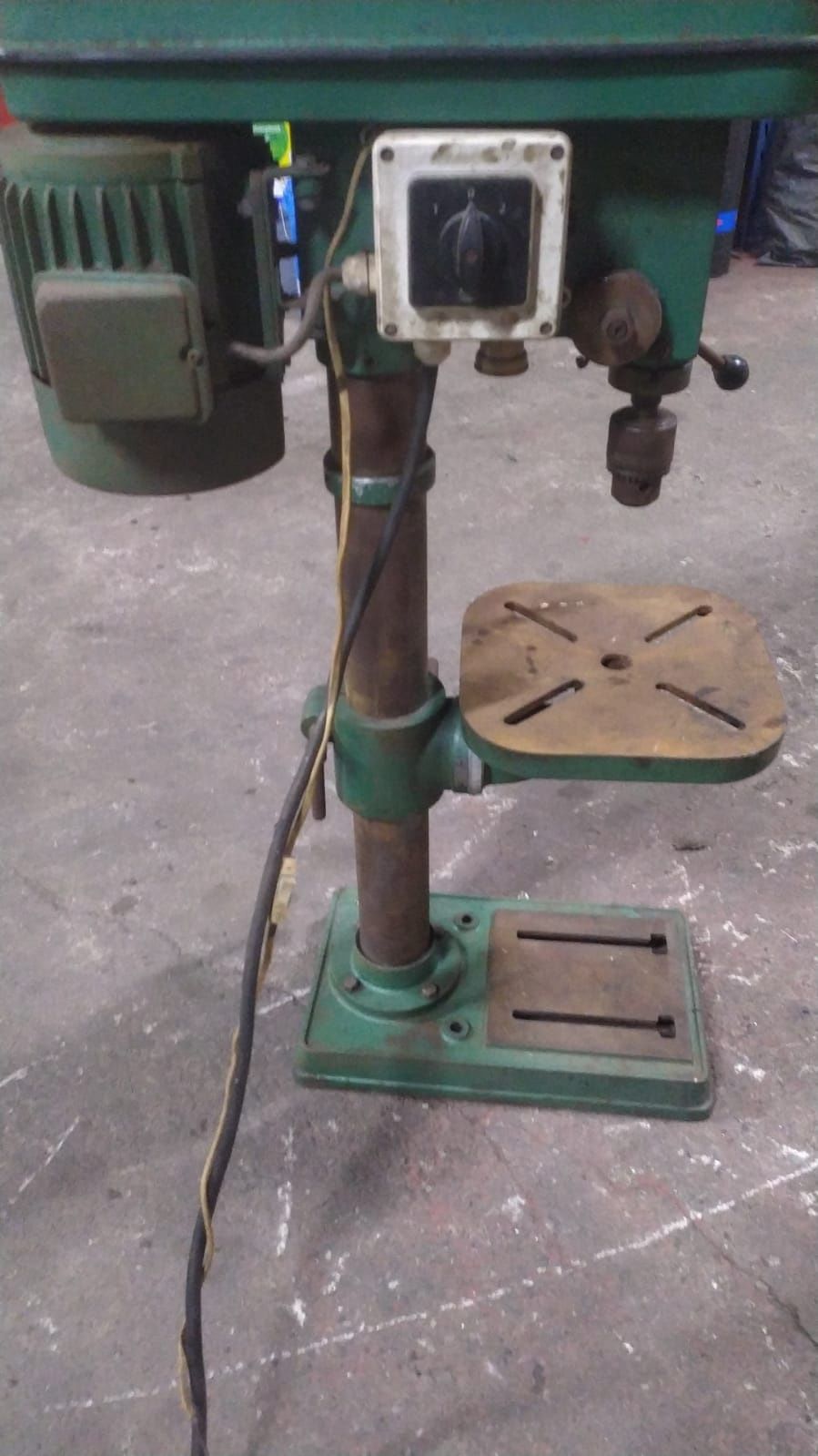 Maquina de furar de coluna