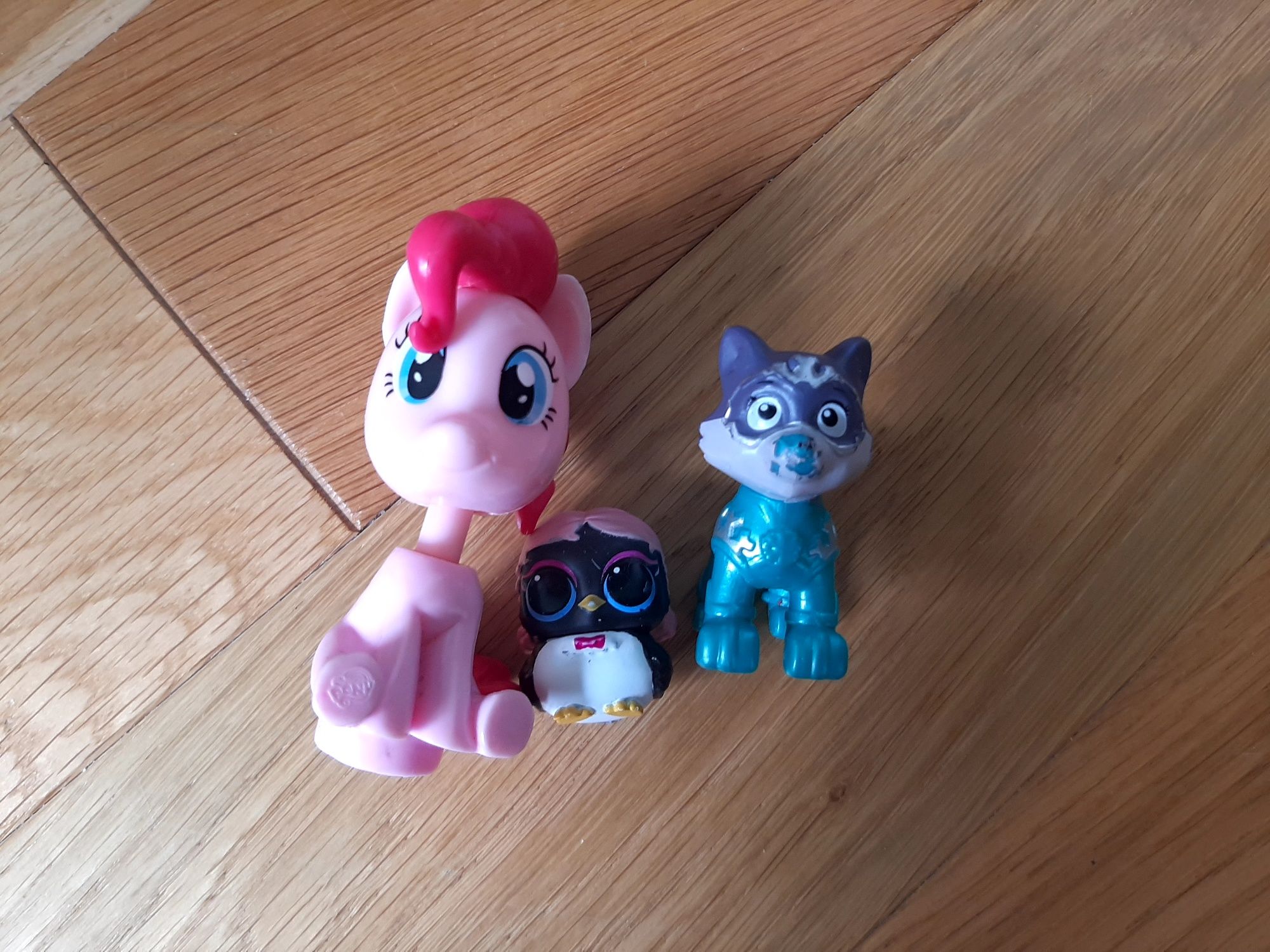 Trzy Figurki Pingwin  Psi Patrol Everest i Pinkie Pie My Little Pony