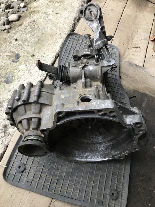 Коробка передач 1.6 джета 5ступка дізиль- бензин