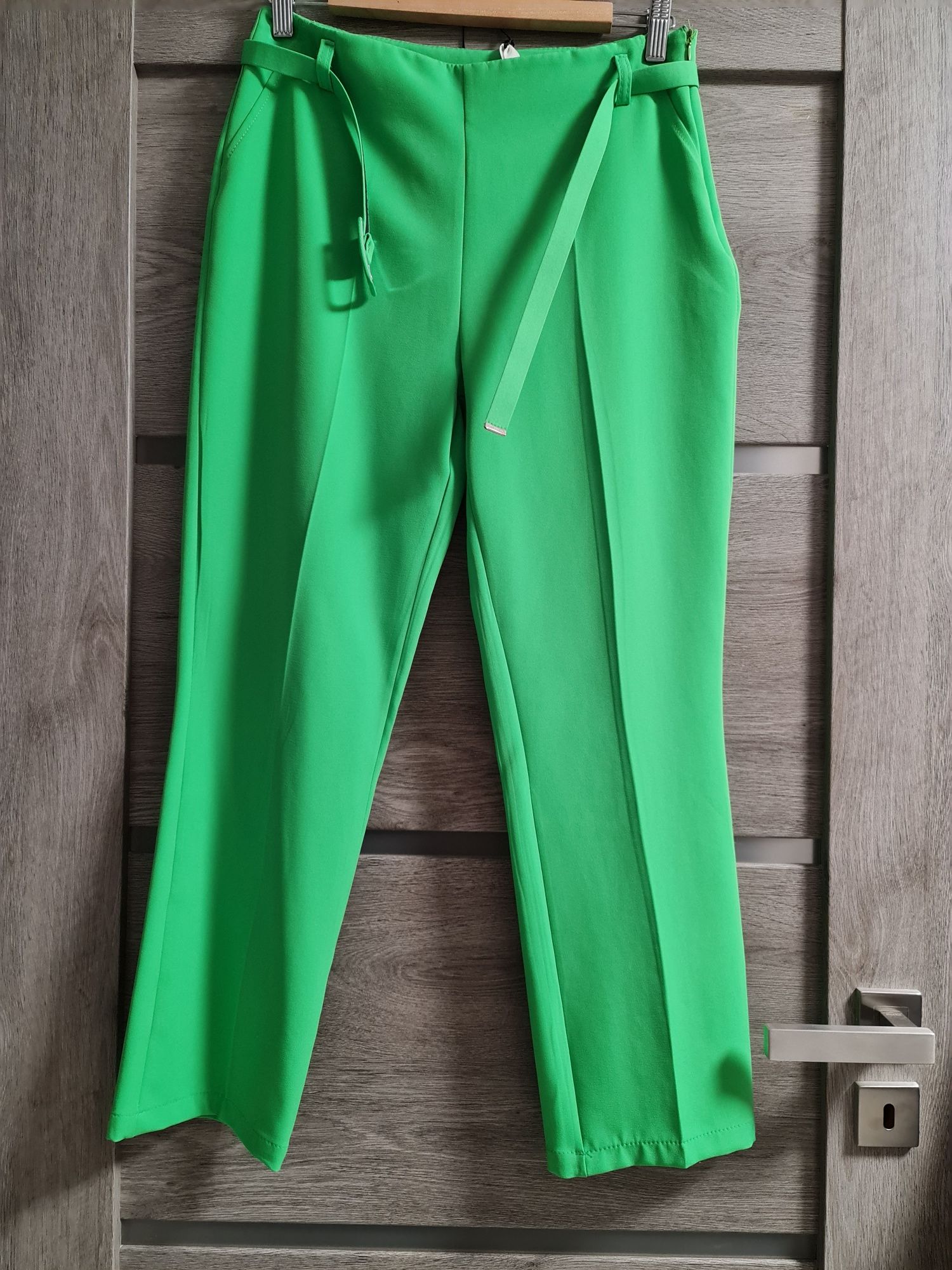 Nowe Spodnie damskie  eleganckie r. M/L zielone