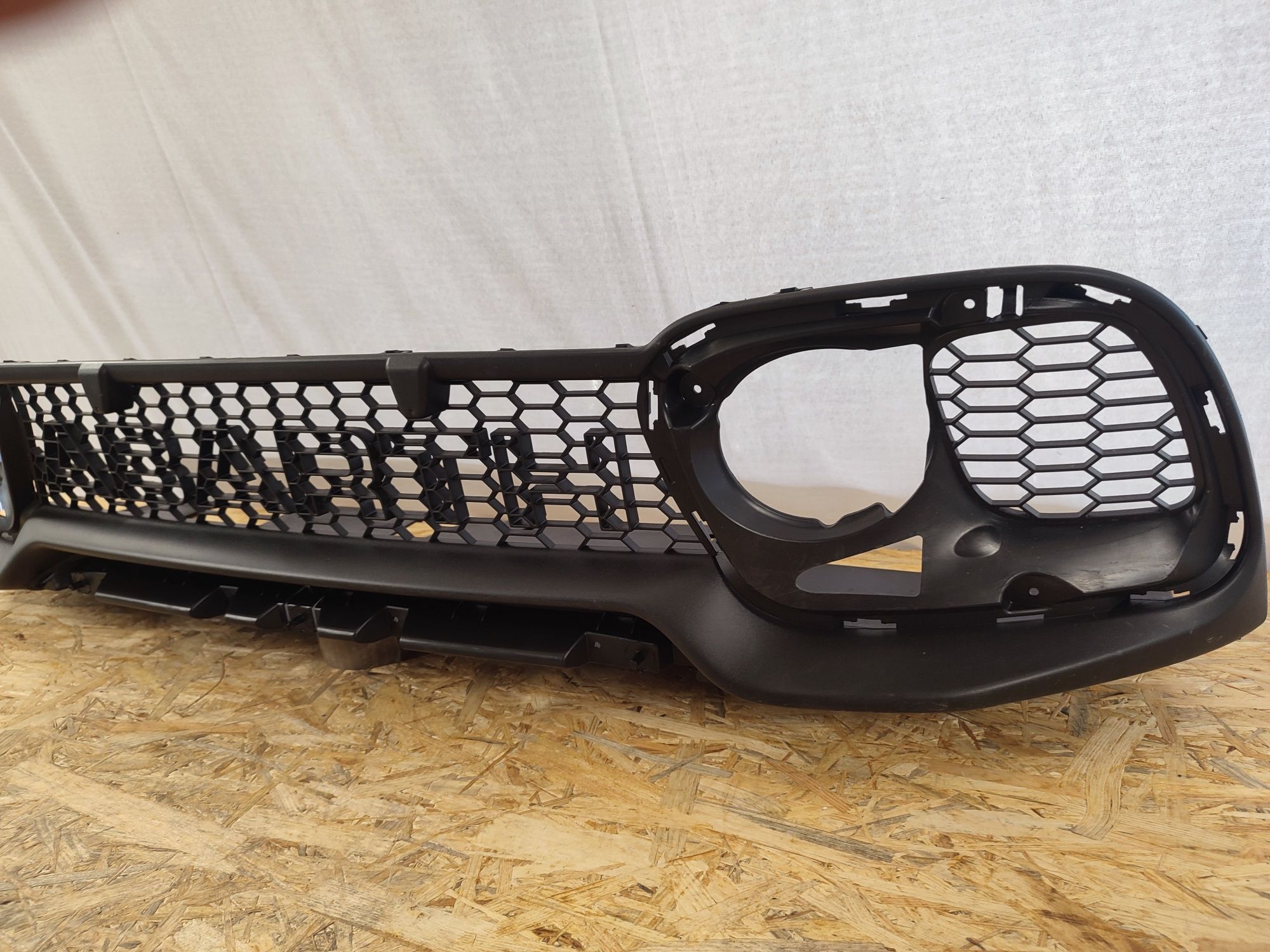 Kratka Środkowa Zderzaka Przód Fiat 500 ABARTH 595 Lift 23r Nowy Orygi